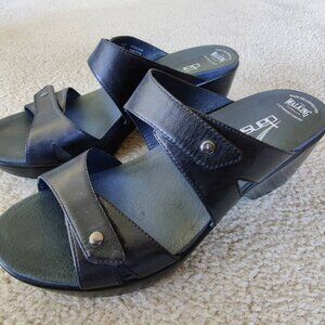 Dansko Size 41 (Women's 10.5 - 11) Black Leather Wedge Two Strap Sandals
